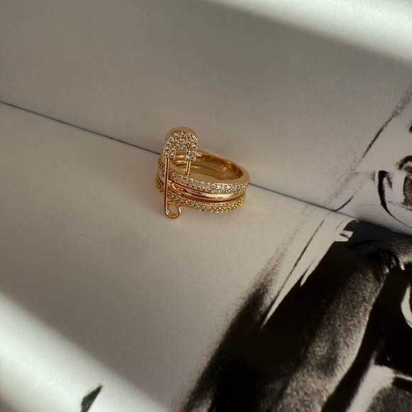 Nordstrom Éclat Pavé Safety Pin Statement Triple Band Ring - Picture 5 of 8